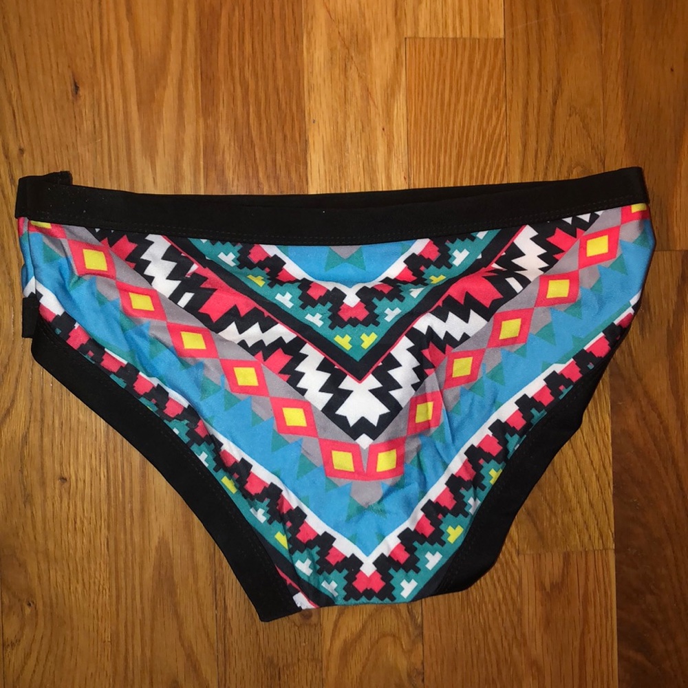 Bikini 👙 - Picture 3 of 7
